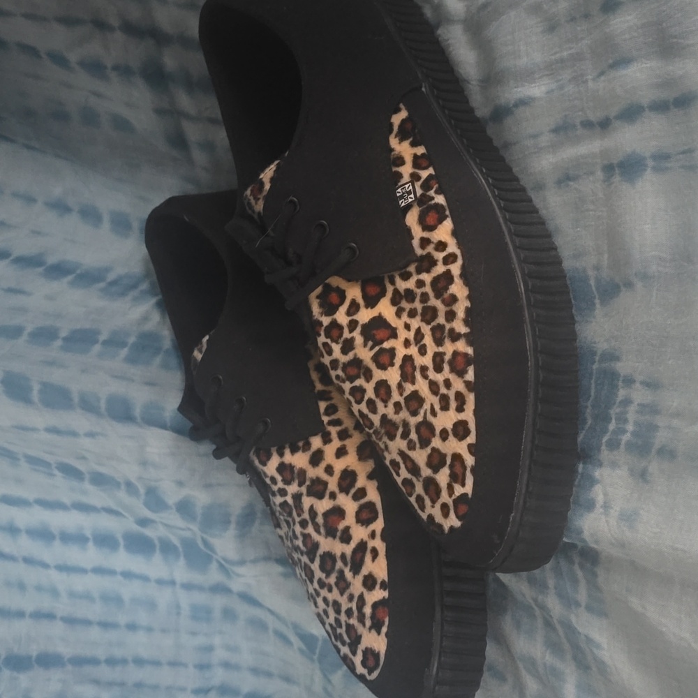 T.U.K Black & Leopard Tie Pointed Lace Up - Picture 4 of 8